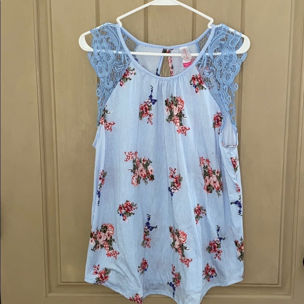 No Boundaries Floral Tank